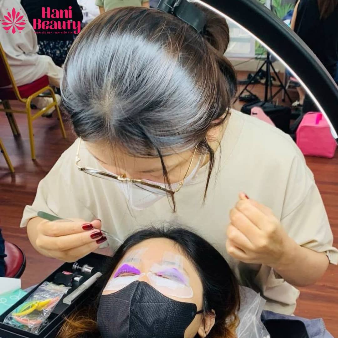 Ai phù hợp học nối mi chuyên sâu? Học viên mới, mẹ bỉm, dân văn phòng và những ai muốn mở dịch vụ làm đẹp.