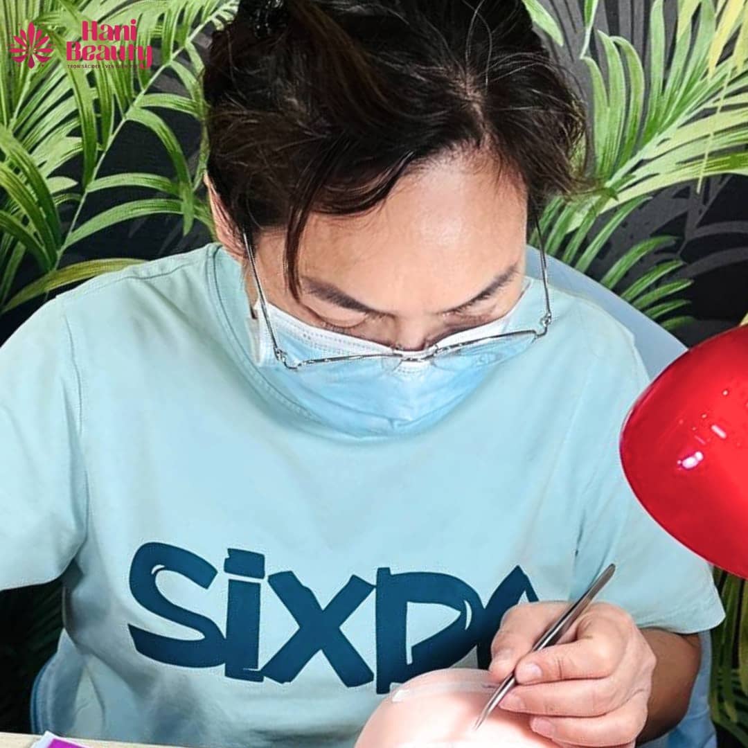 Trải nghiệm khóa học nối mi chi phí trọn gói, nắm vững kỹ thuật từ cơ bản đến nâng cao.