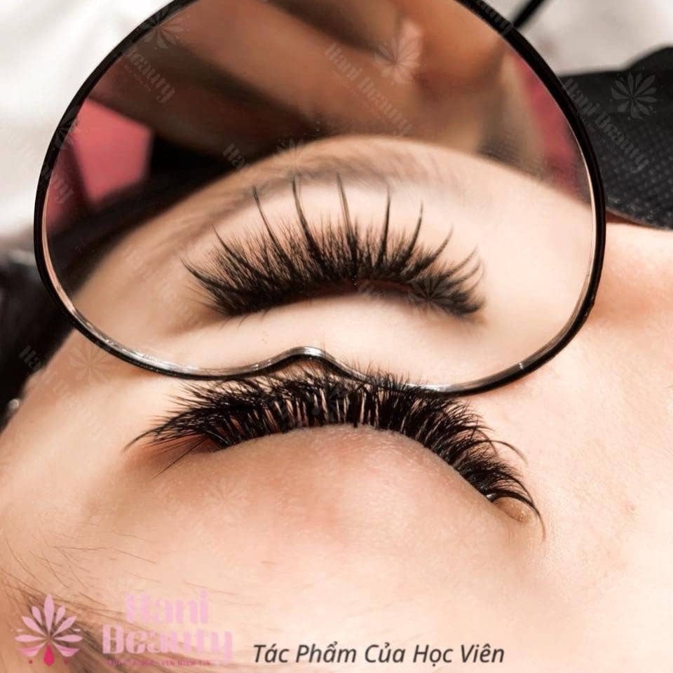 Học thử nối mi miễn phí giúp học viên trải nghiệm thực hành, đánh giá năng lực và xác định hướng nghề trước khi đăng ký.