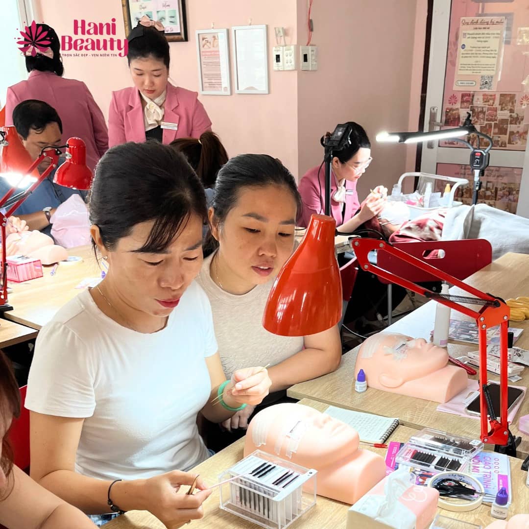 5 Sai Lầm Thường Gặp Khi Dạy Nối Mi Cho Người Mới – Cách Khắc Phục