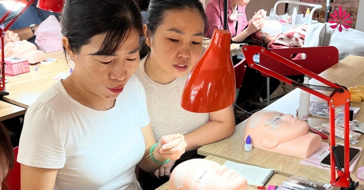 Khóa học nối mi cơ bản phù hợp với mọi đối tượng