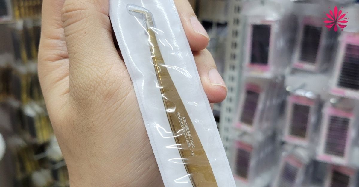 Khi nhíp rơi cong mũi anh chị em nên thay mới ngay