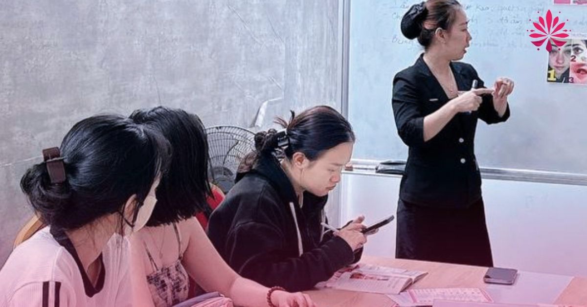 Học nhóm chuyên nghiệp tại trung tâm phù hợp với mọi đối tượng